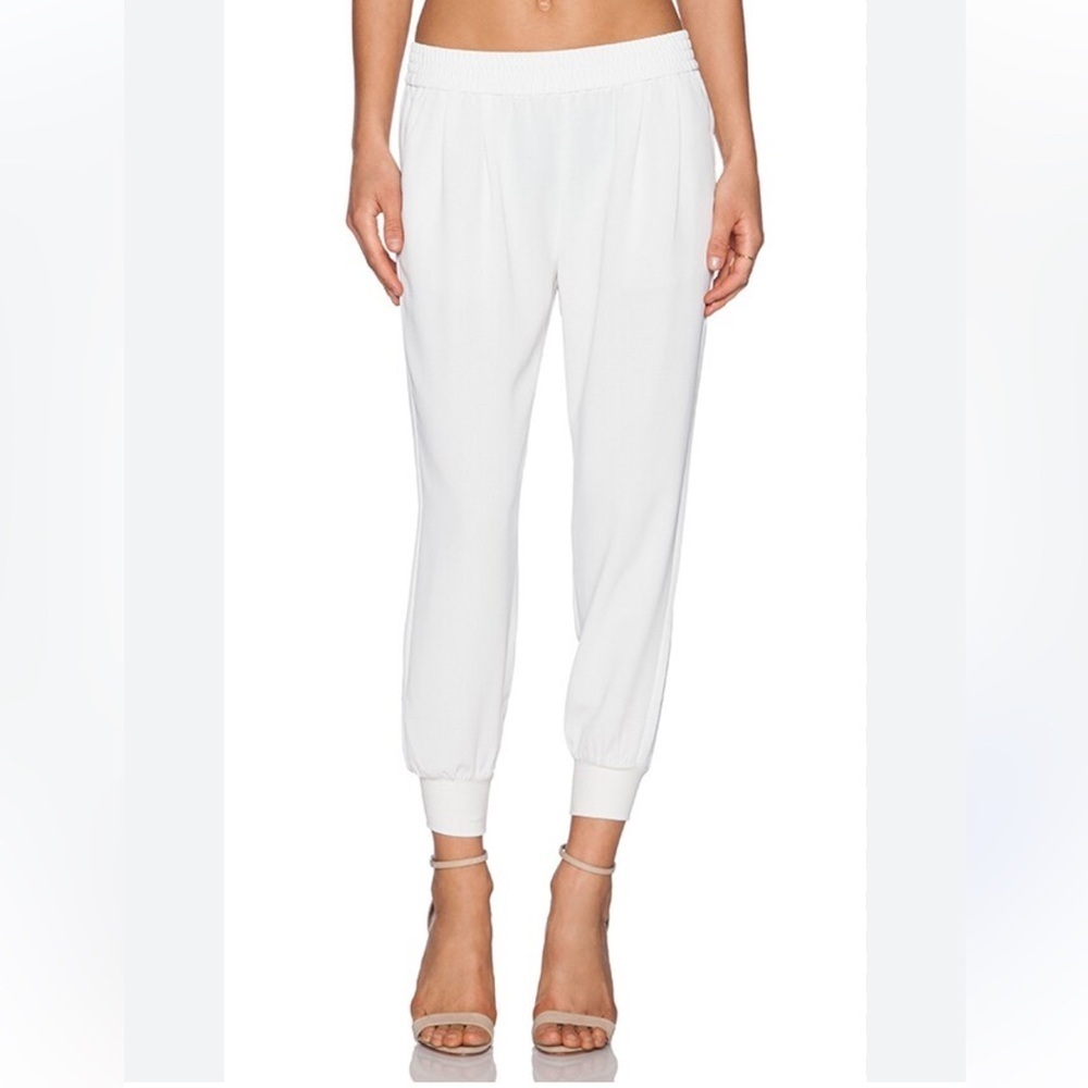 Joie Mariner Cropped Jogger Pant in Color Porcelain with Pockets - size S